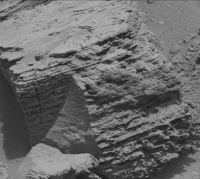 Sol 3689: Mast Camera (Mastcam)