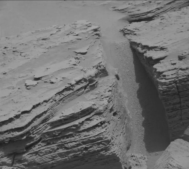 Sol 3689: Mast Camera (Mastcam)