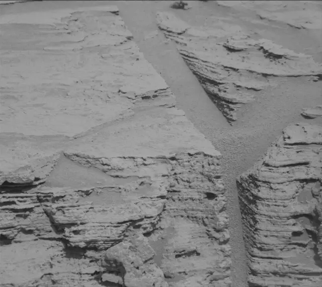 Sol 3689: Mast Camera (Mastcam)