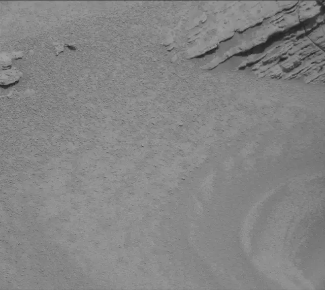 Sol 3689: Mast Camera (Mastcam)