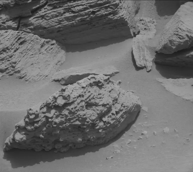 Sol 3689: Mast Camera (Mastcam)