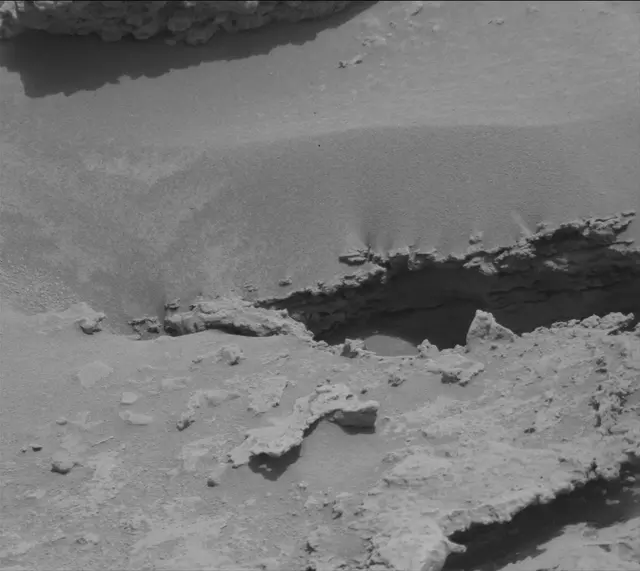 Sol 3689: Mast Camera (Mastcam)