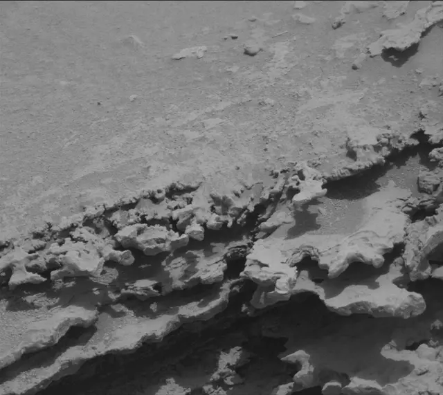 Sol 3689: Mast Camera (Mastcam)