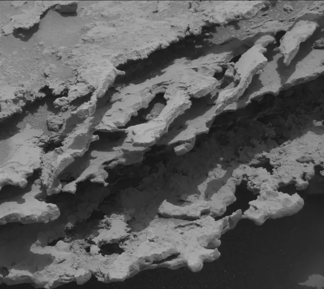Sol 3689: Mast Camera (Mastcam)