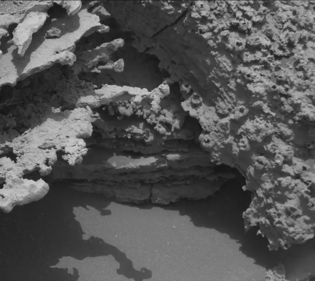 Sol 3689: Mast Camera (Mastcam)