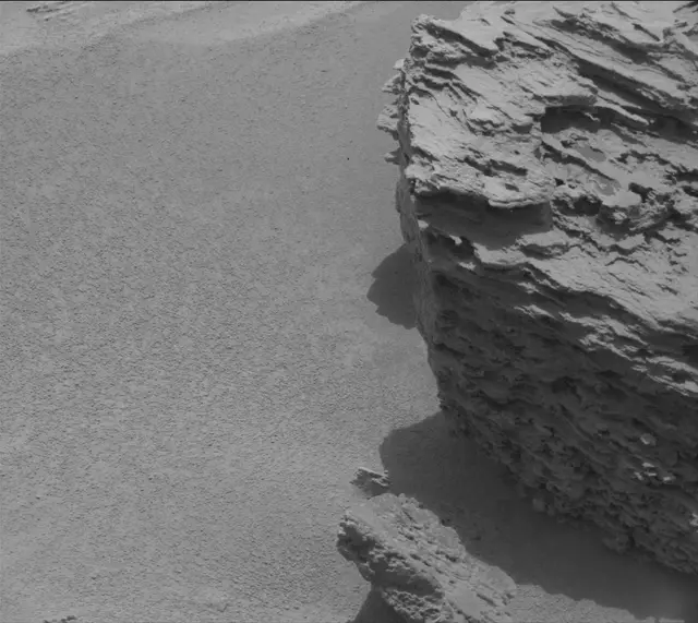 Sol 3689: Mast Camera (Mastcam)