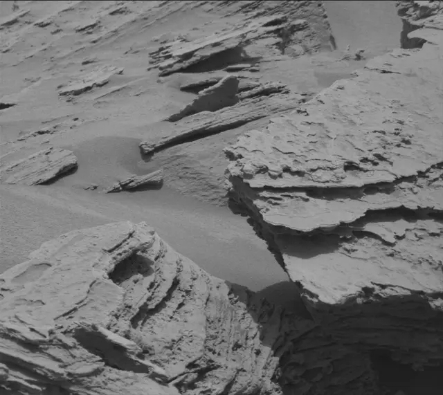 Sol 3689: Mast Camera (Mastcam)