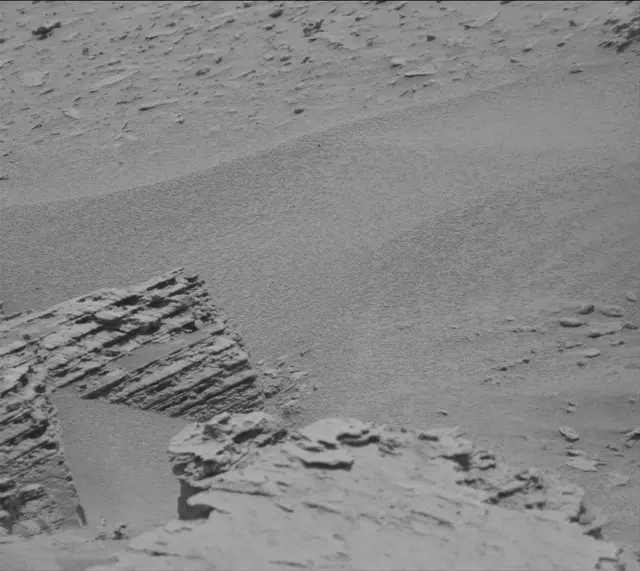 Sol 3689: Mast Camera (Mastcam)
