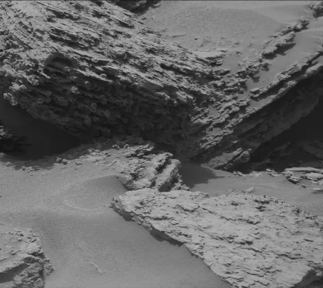 Sol 3689: Mast Camera (Mastcam)