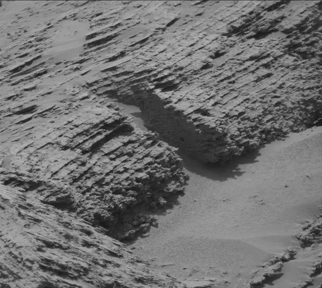 Sol 3689: Mast Camera (Mastcam)