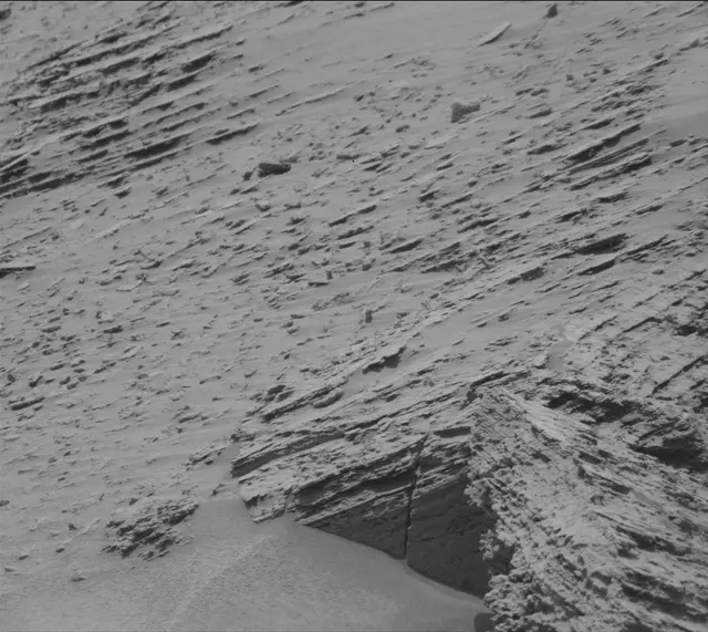 Sol 3689: Mast Camera (Mastcam)