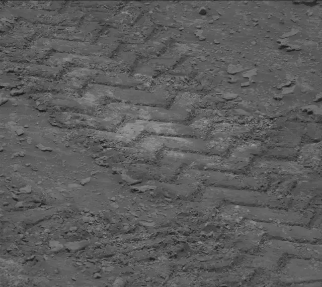 Sol 3689: Mast Camera (Mastcam)