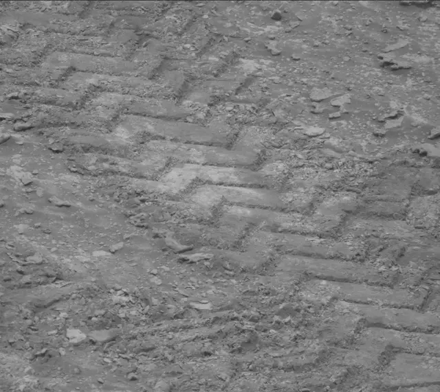 Sol 3689: Mast Camera (Mastcam)