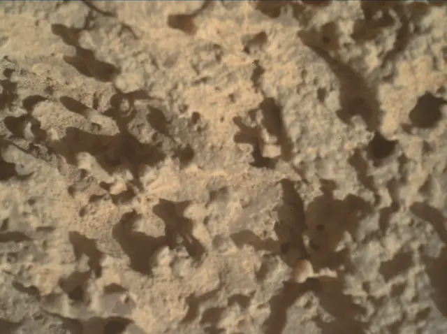 Sol 3689: Mars Hand Lens Imager (MAHLI)