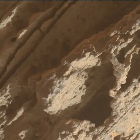 Sol 3689: Mars Hand Lens Imager (MAHLI)