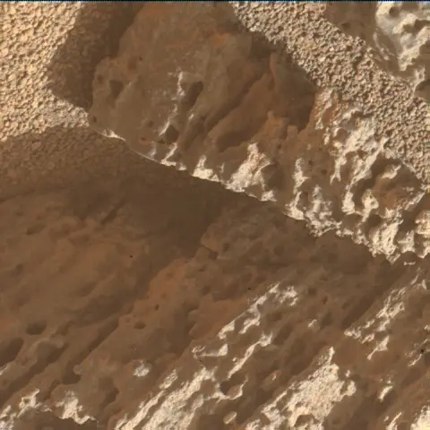 Sol 3689: Mars Hand Lens Imager (MAHLI)