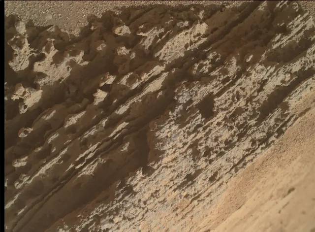 Sol 3689: Mars Hand Lens Imager (MAHLI)