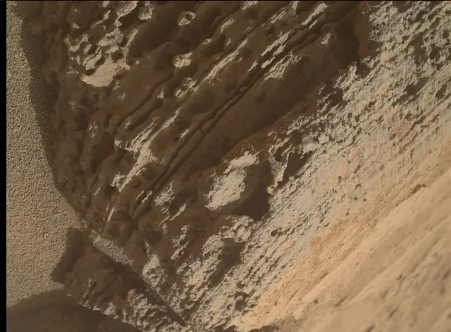 Sol 3689: Mars Hand Lens Imager (MAHLI)