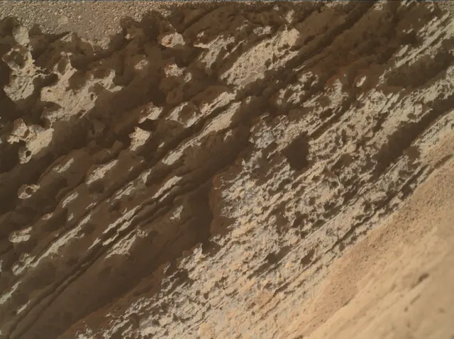 Sol 3689: Mars Hand Lens Imager (MAHLI)