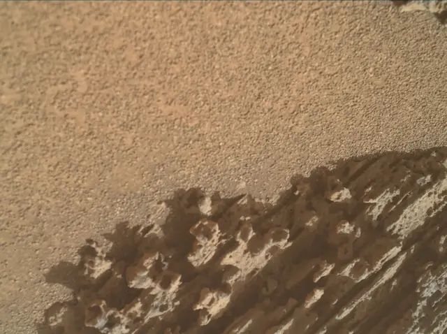 Sol 3689: Mars Hand Lens Imager (MAHLI)