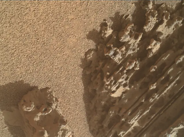 Sol 3689: Mars Hand Lens Imager (MAHLI)