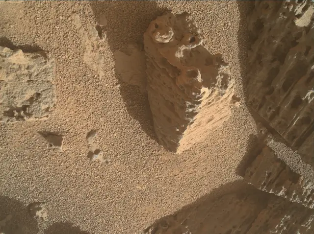Sol 3690: Mars Hand Lens Imager (MAHLI)