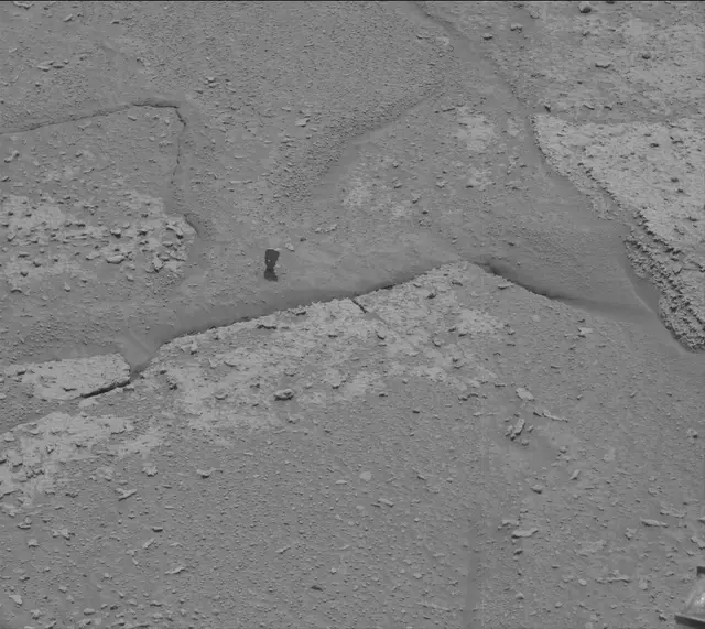 Sol 3699: Mast Camera (Mastcam)