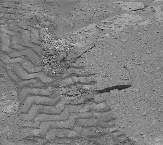 Sol 3699: Mast Camera (Mastcam)