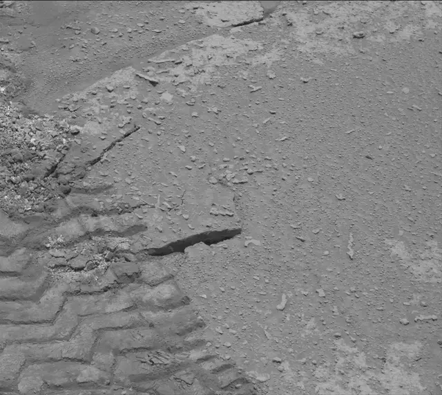 Sol 3699: Mast Camera (Mastcam)