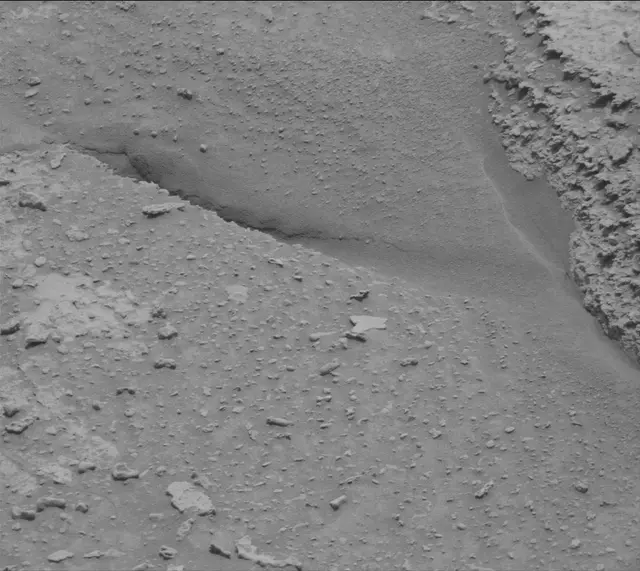 Sol 3699: Mast Camera (Mastcam)