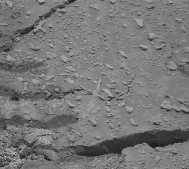 Sol 3699: Mast Camera (Mastcam)