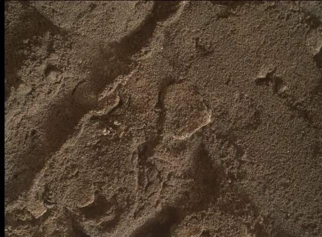 Sol 3699: Mars Hand Lens Imager (MAHLI)