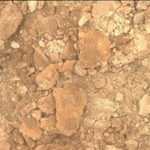 Sol 3700: Mars Hand Lens Imager (MAHLI)