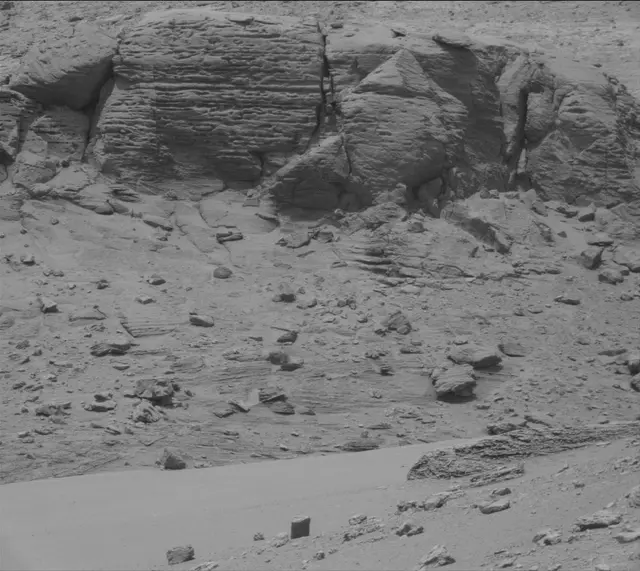 Sol 3702: Mast Camera (Mastcam)