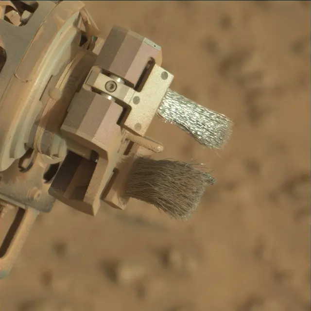 Sol 3702: Mast Camera (Mastcam)