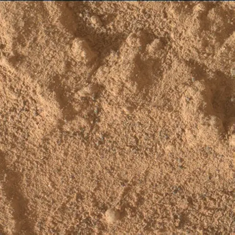 Sol 3702: Mars Hand Lens Imager (MAHLI)