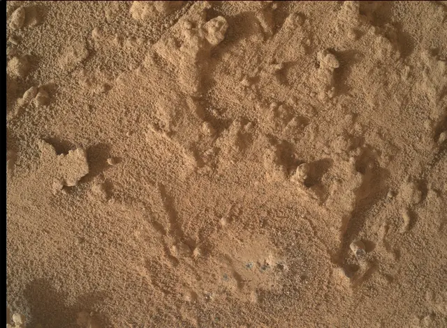 Sol 3702: Mars Hand Lens Imager (MAHLI)