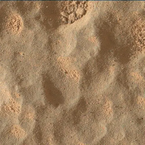Sol 3702: Mars Hand Lens Imager (MAHLI)