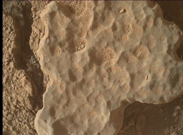 Sol 3702: Mars Hand Lens Imager (MAHLI)