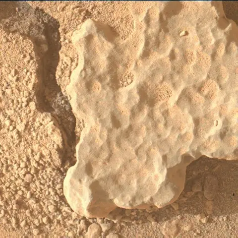 Sol 3702: Mars Hand Lens Imager (MAHLI)