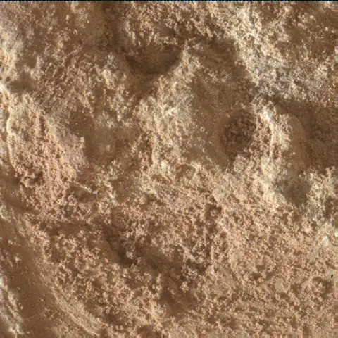 Sol 3702: Mars Hand Lens Imager (MAHLI)