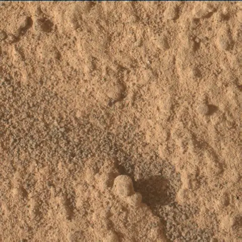 Sol 3705: Mars Hand Lens Imager (MAHLI)