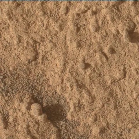 Sol 3705: Mars Hand Lens Imager (MAHLI)