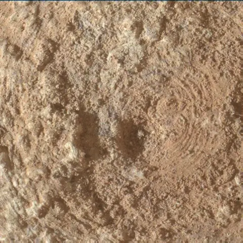 Sol 3705: Mars Hand Lens Imager (MAHLI)