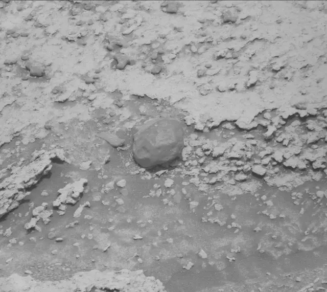 Sol 3708: Mast Camera (Mastcam)