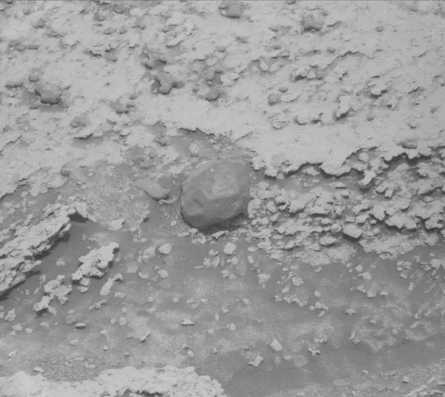 Sol 3708: Mast Camera (Mastcam)