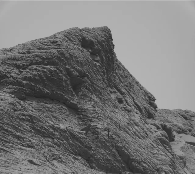 Sol 3711: Mast Camera (Mastcam)