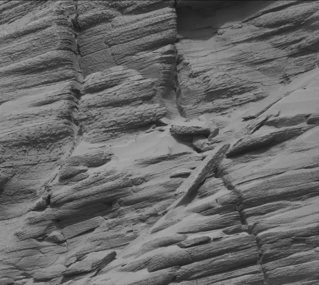 Sol 3711: Mast Camera (Mastcam)