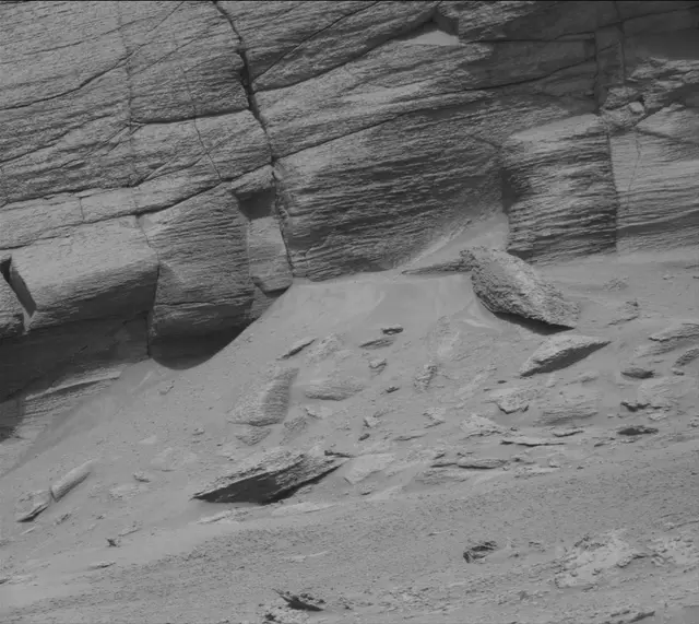 Sol 3711: Mast Camera (Mastcam)