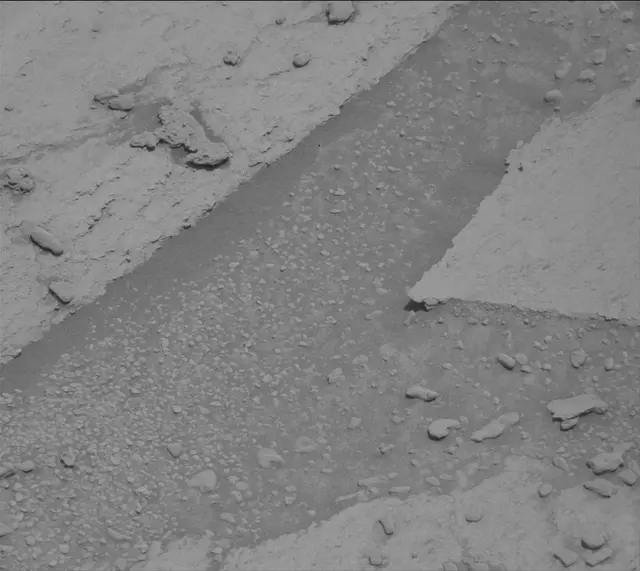 Sol 3712: Mast Camera (Mastcam)